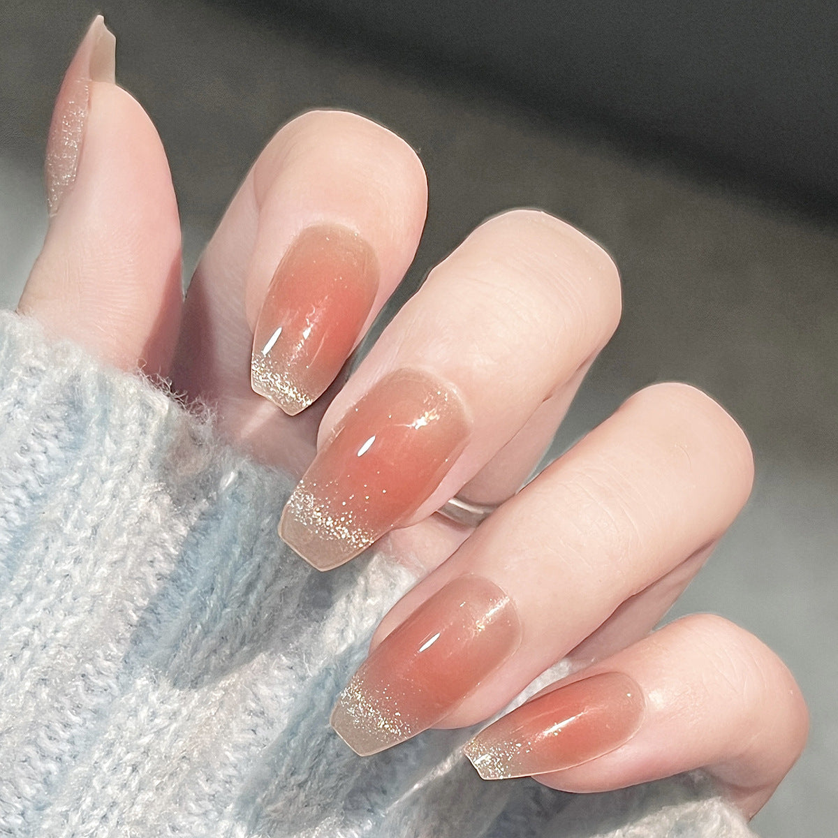 Elegante Glänzende Gel Aufklebenägel Brehn
