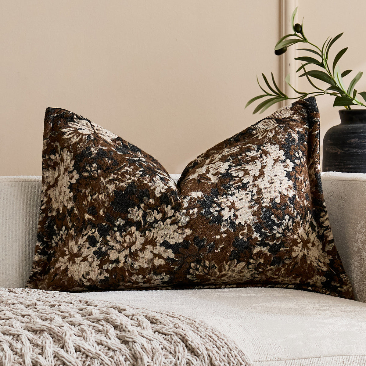 Übergroßes Jacquard Blumen Velours Kissenbezug mit verdecktem Reißverschluss