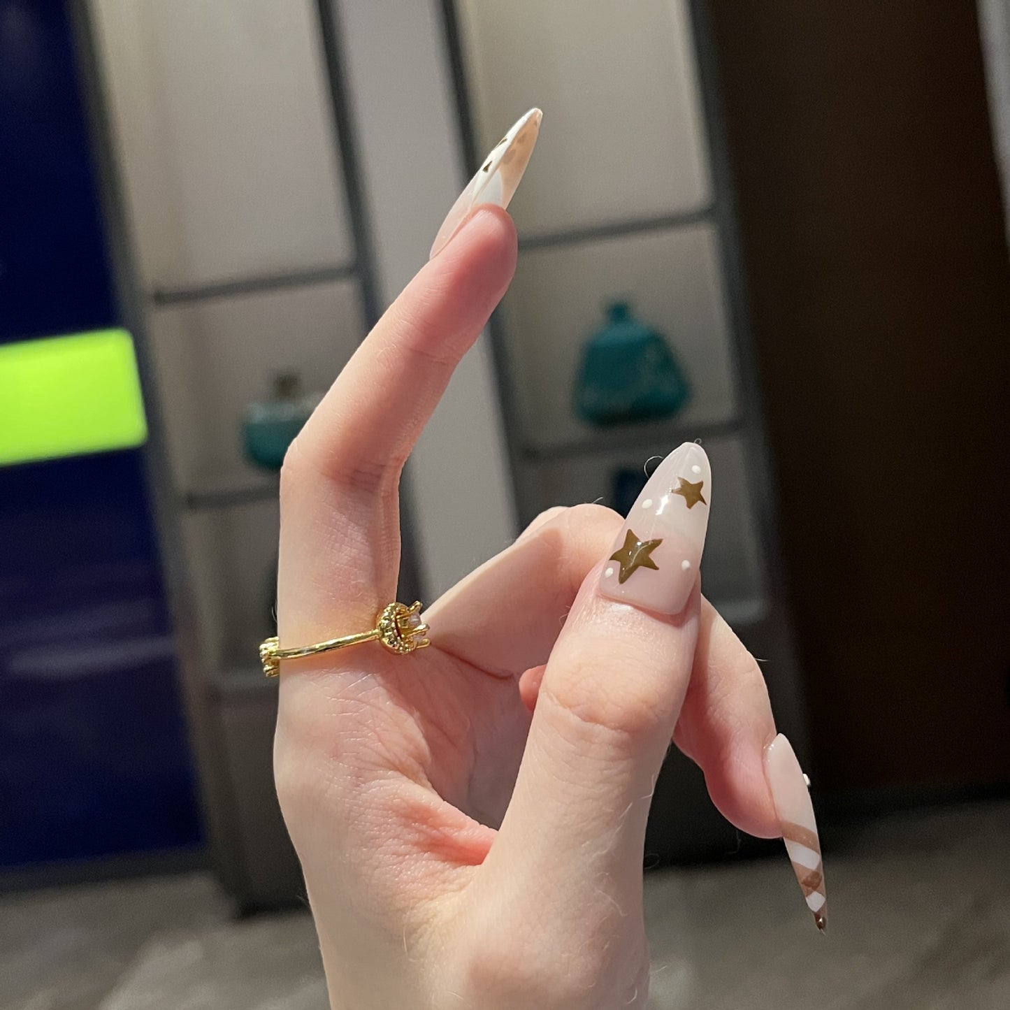 Künstlerisches Press-On-Nagelset Brehn
