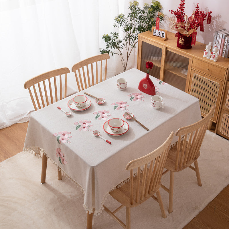 Bestickte Blumen-Tischdecke