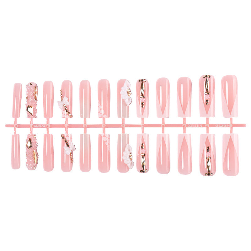Dekorativer künstlicher Nagelset mit floralen und Juwel-Akzenten Brehn