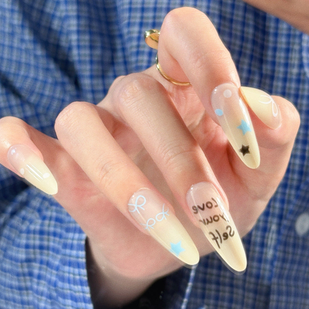 Künstlerisches florales detailliertes Press-On-Nagelset Brehn