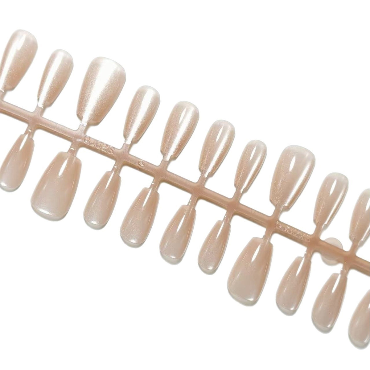 Kunstnägel im eleganten Nagelkunst-Set Brehn