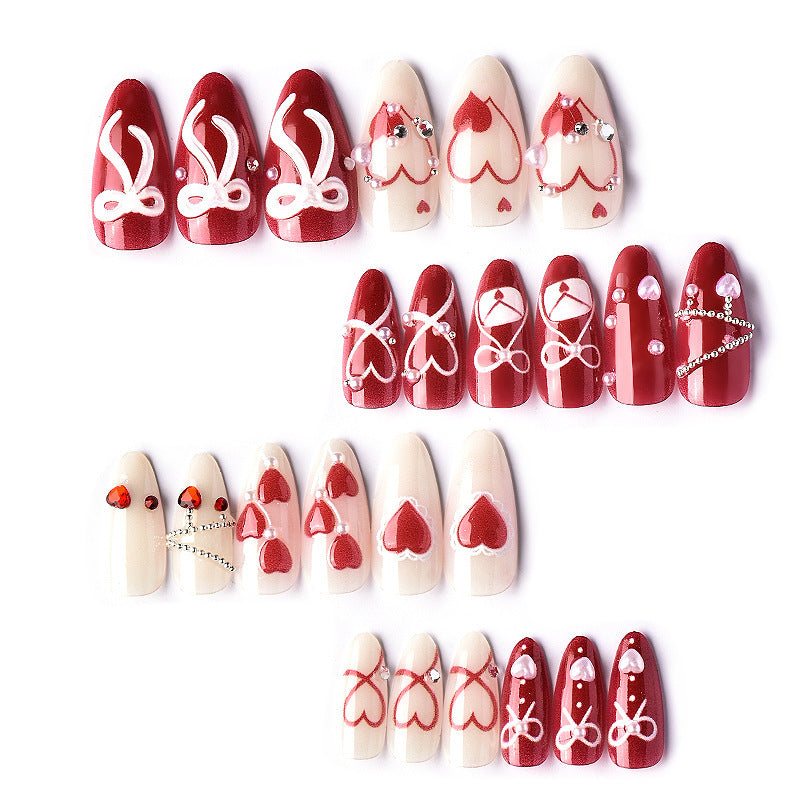 Nageldesign Set mit romantischen Herzmotiven Brehn