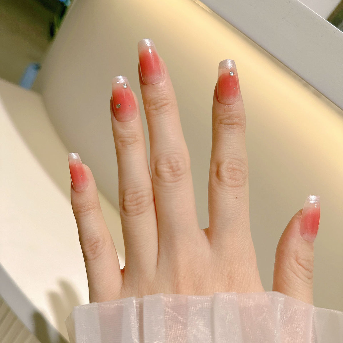 Dekorative Strass-Nagelkunst Brehn