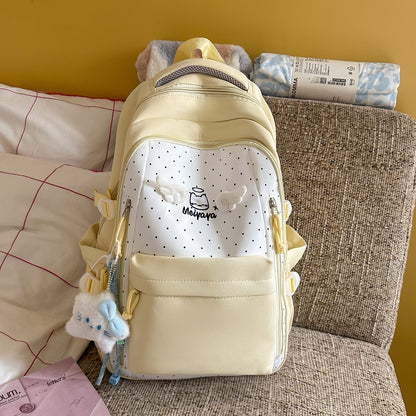 Stylischer gepunkteter Rucksack mit dekorativen Akzenten Brehn