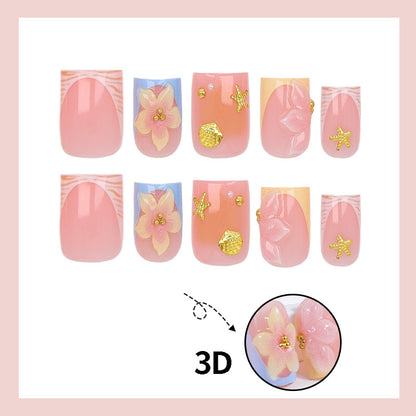 Kunstnagelset mit floralen Akzenten und elegantem Glanz Brehn