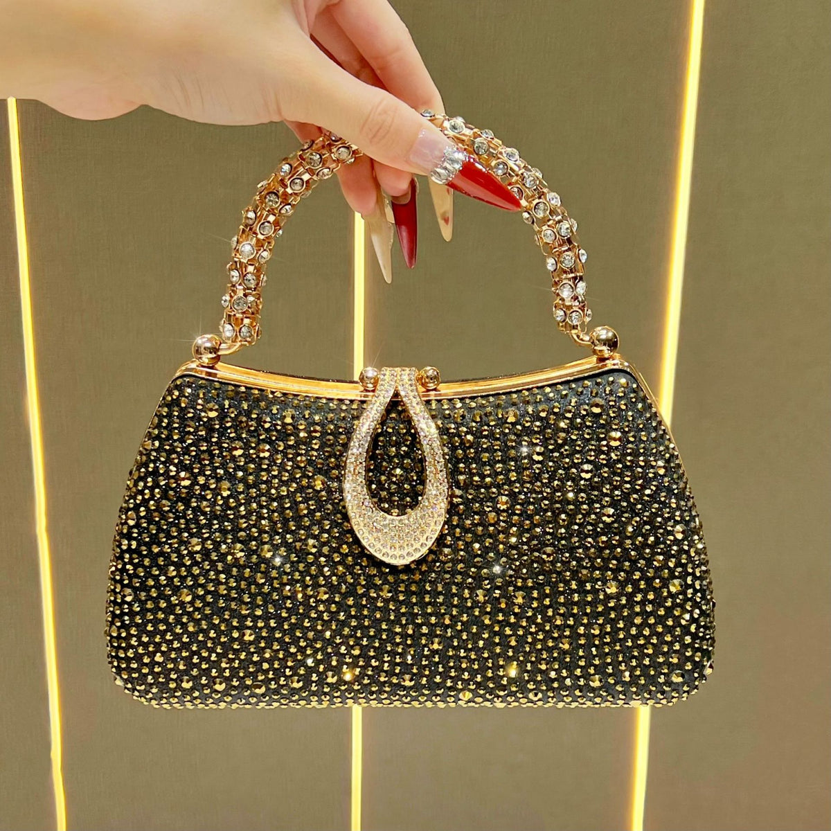 Glitzerstein-verzierte Clutch für den Abend