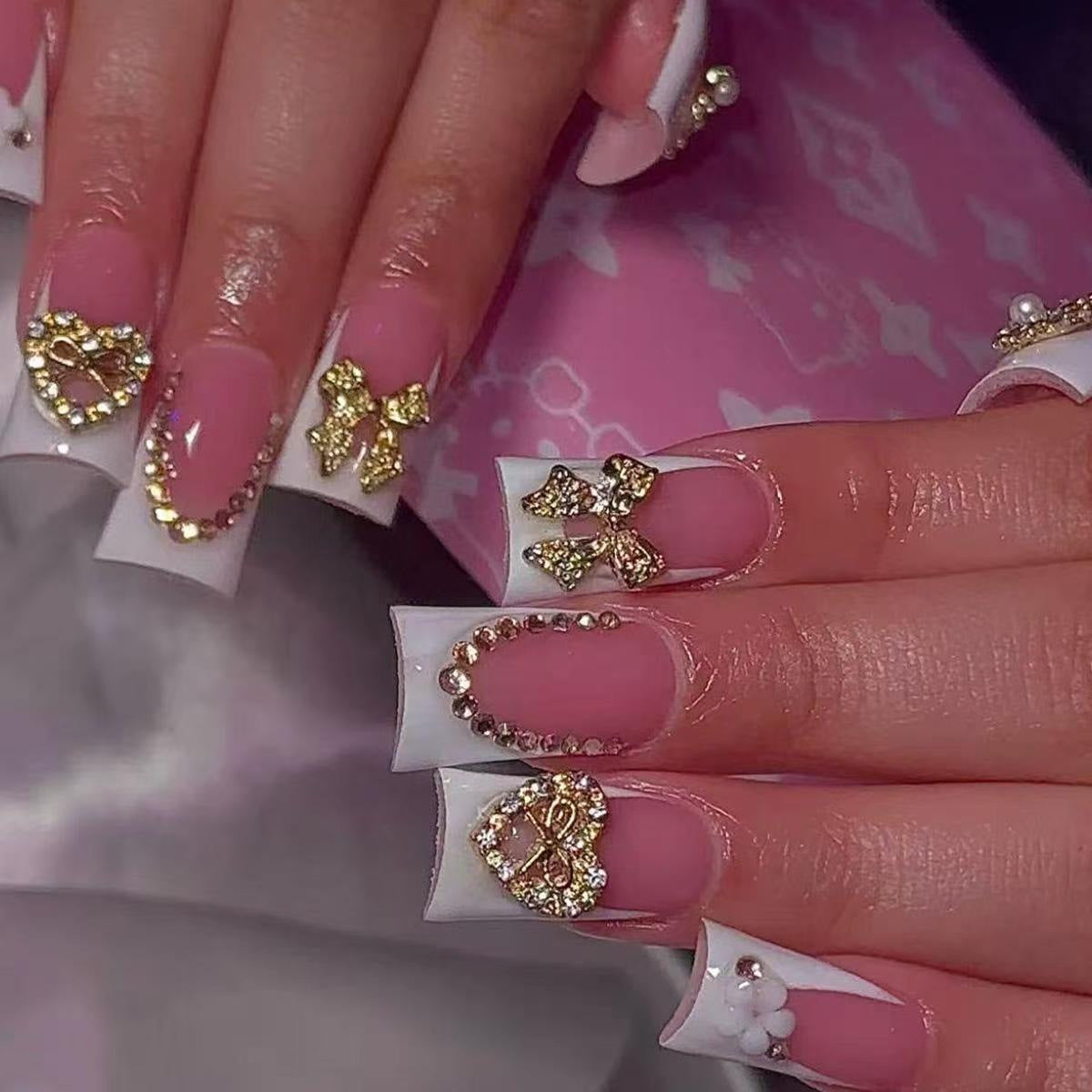 Glamouröse Blumenschmuck-Nagelverlängerungen Brehn