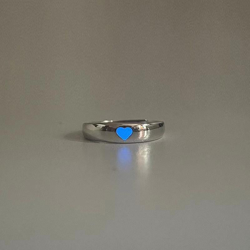 Stilvoller Ring mit Herzmotiv Brehn