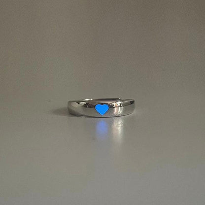 Stilvoller Ring mit Herzmotiv Brehn