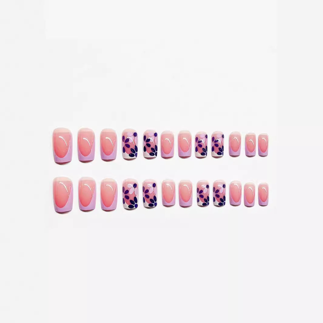 Elegante florale Press-On-Nagelverzierungen Brehn