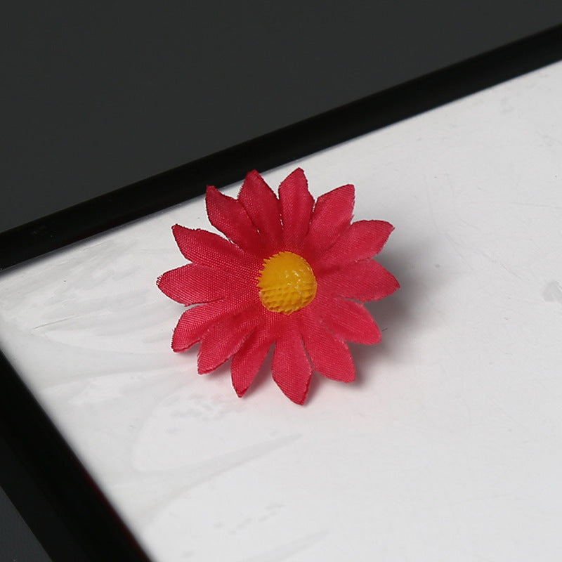 Elegante Stoff Margeritenblume Brosche für dekorativen Gebrauch