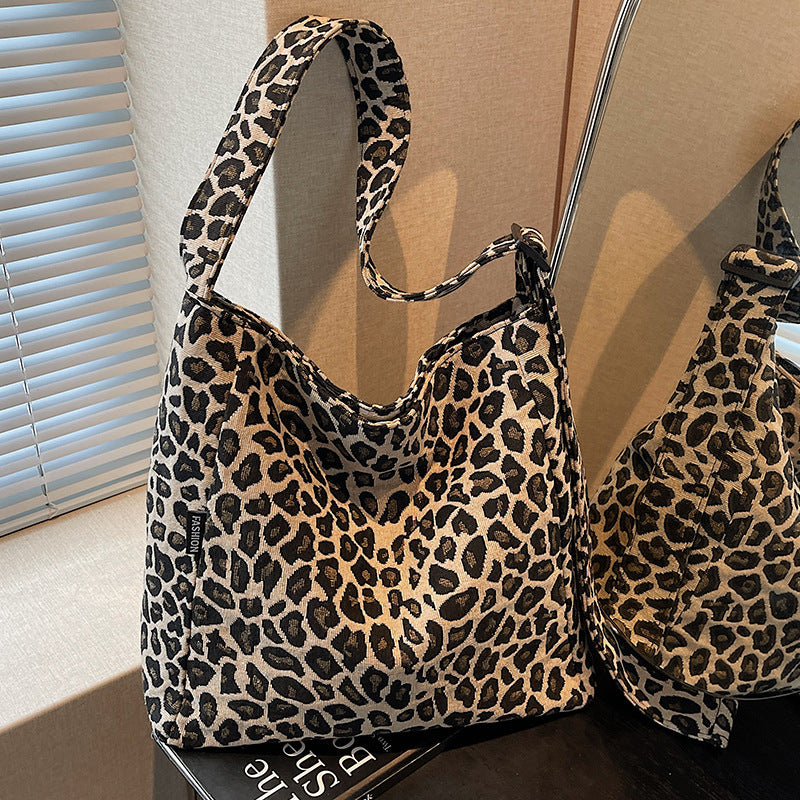 Leopardenmuster Hobo Tasche