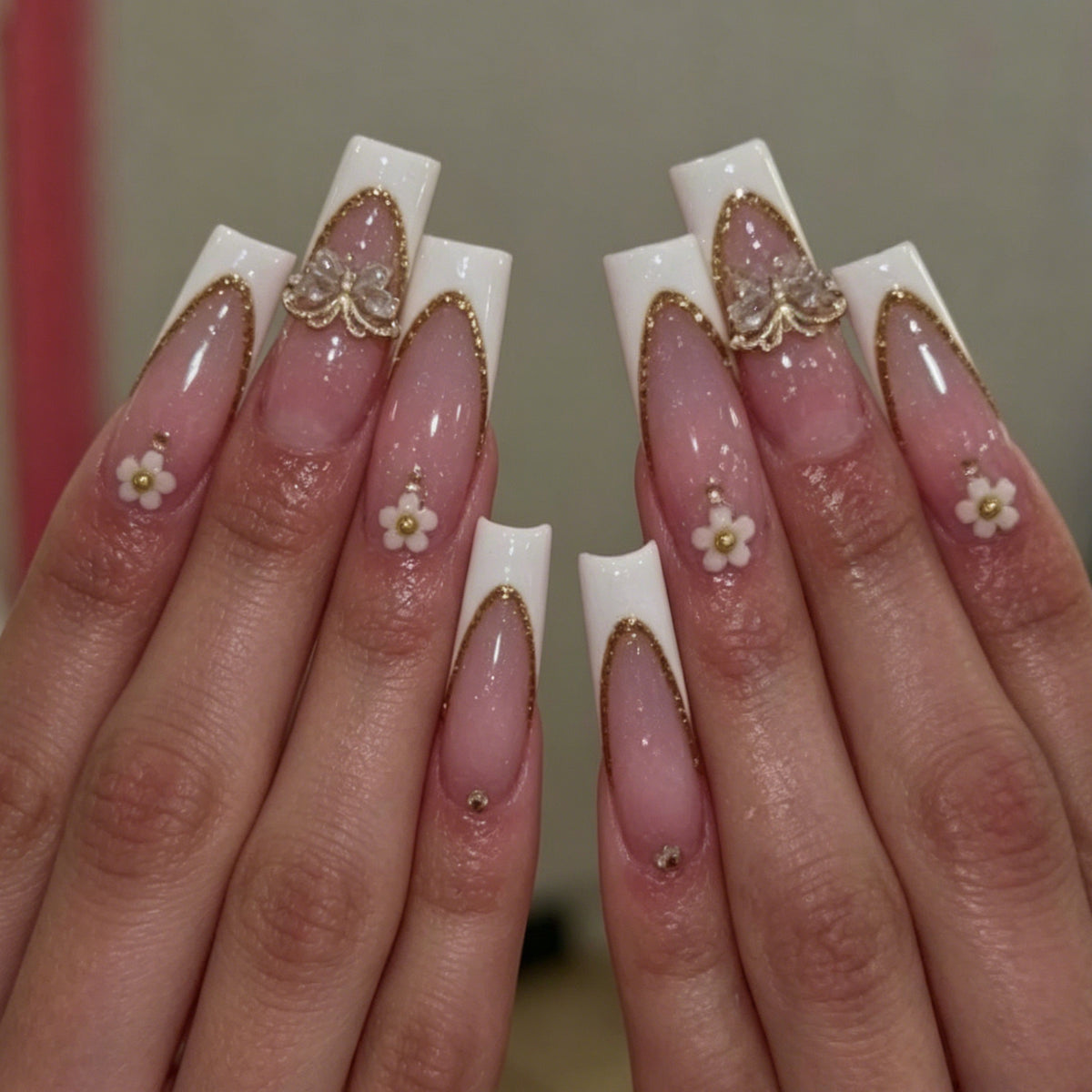 Elegante Blumennagelkunstverlängerungen Brehn