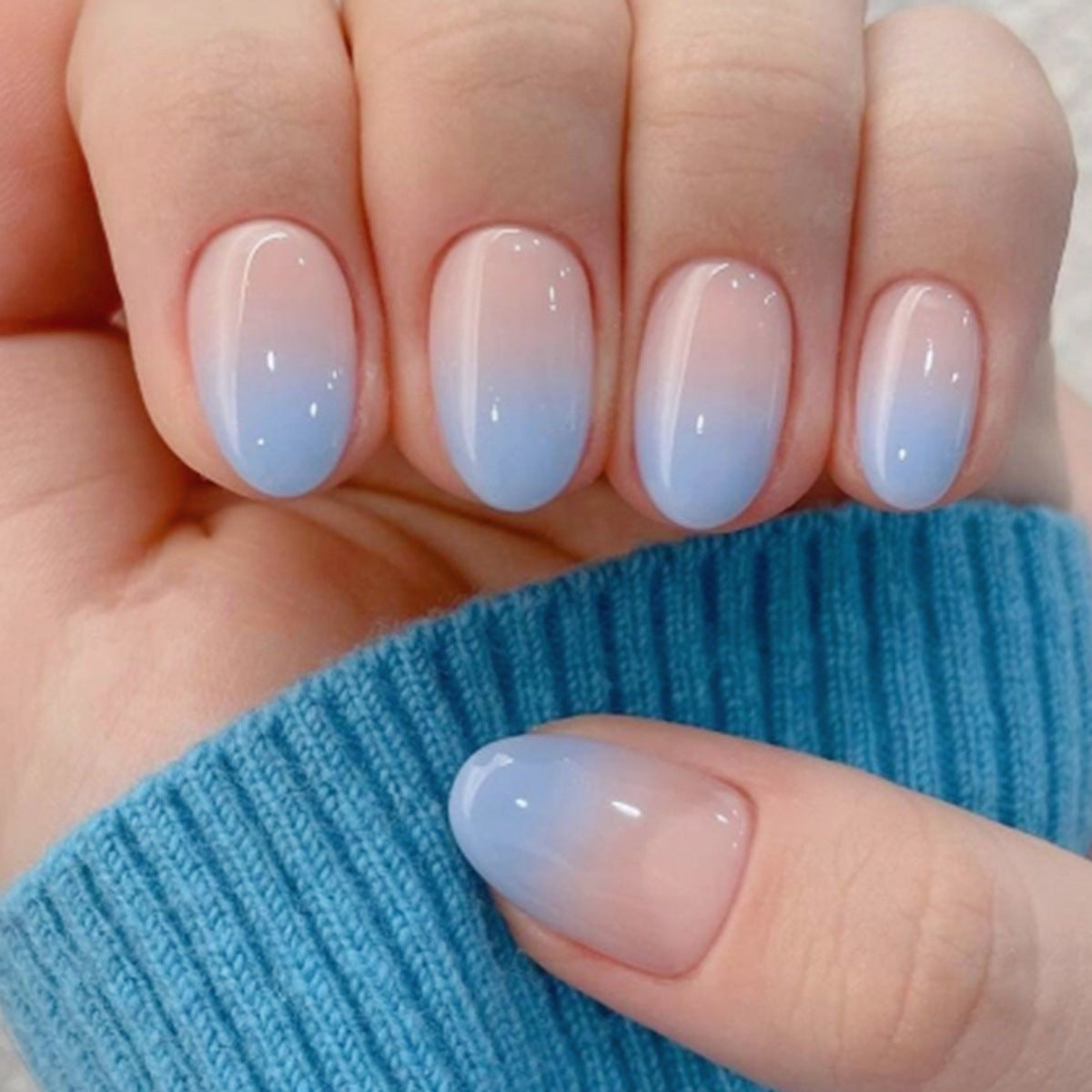Kunstvolle Ombre-Nagelgestaltung Brehn