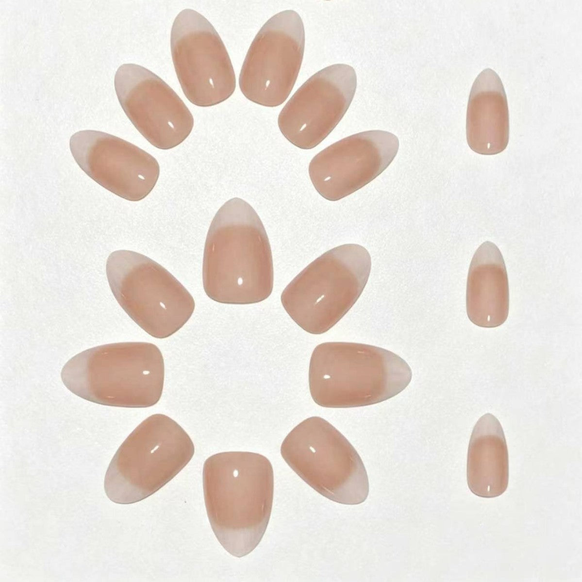 Französische Tipp-Nagelkunst Brehn