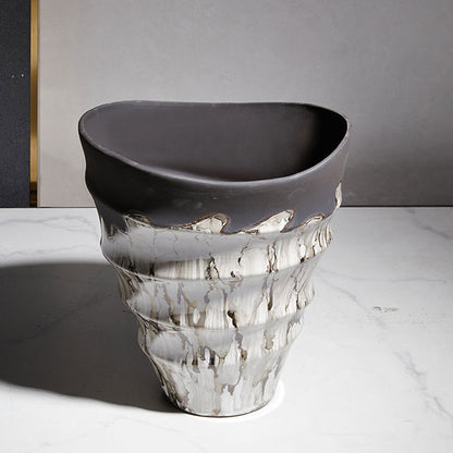 Zeitgenössische geometrische dekorative Vase