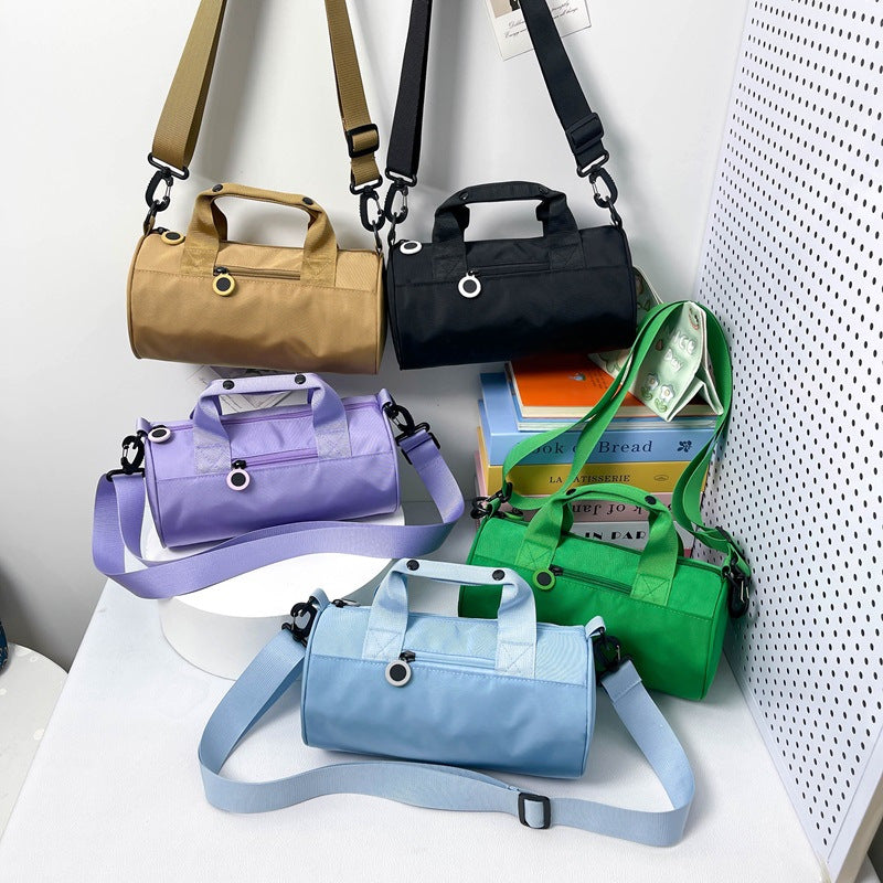Sportliche Mini-Duffel-Tasche mit Verstellbarem Schultergurt und Stabilen Tragegriffen Brehn