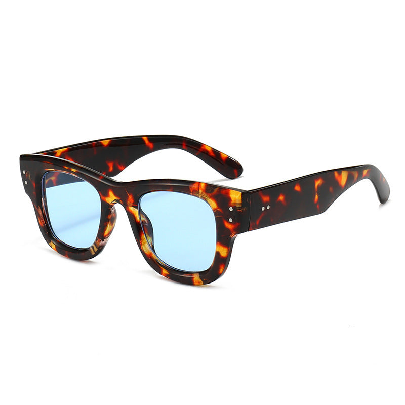 Retro-inspirierte auffällige Rahmen-Sonnenbrille Brehn