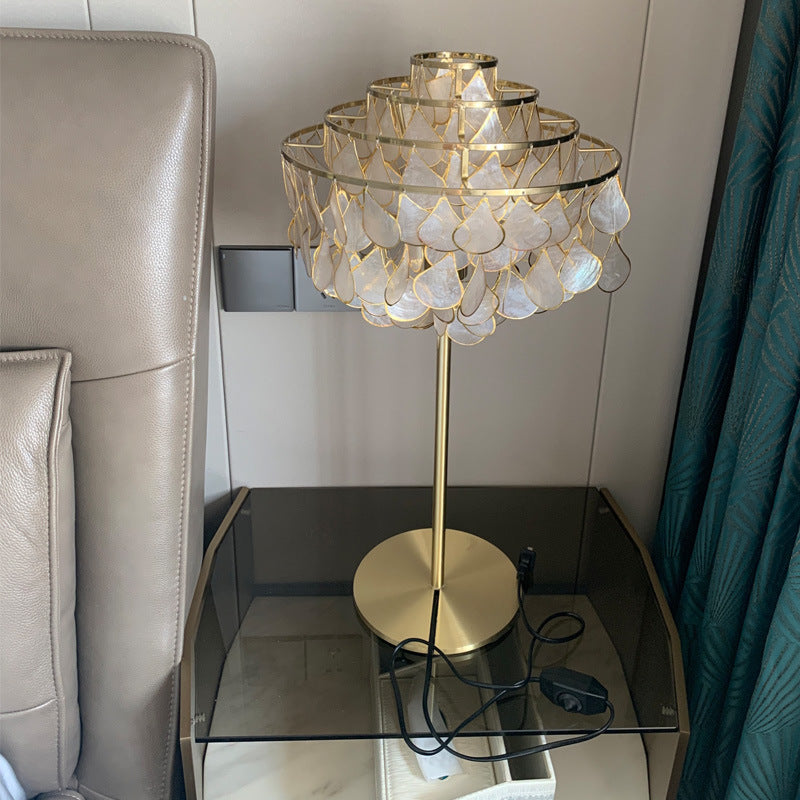 Dekorative Capiz-Muschel Tischlampe