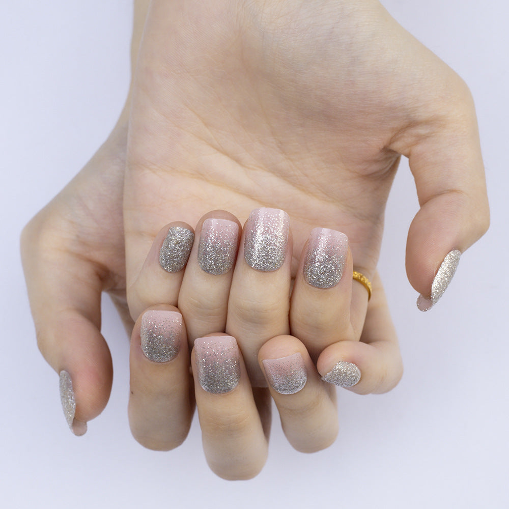 Glitzernde Kunstnägel Im Eleganten Ombre-Stil Brehn