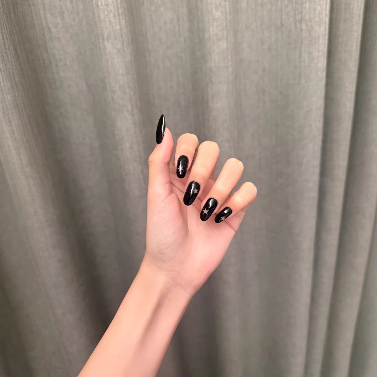 Künstlerisches Press-On Nagelkunstset mit Sternenmotiven
