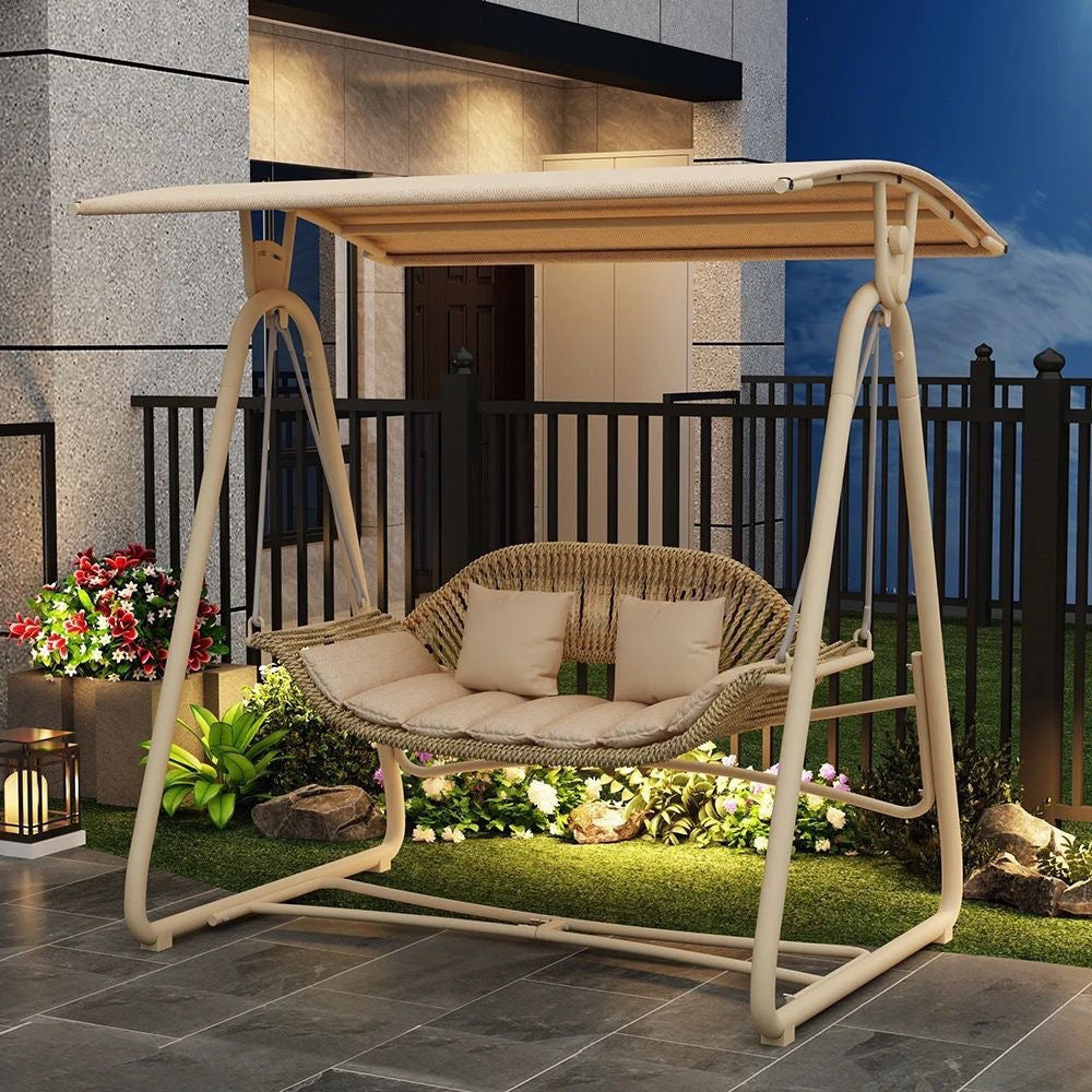 Geflochtenes Rattan-Außen-Schaukel-Loveseat mit gepolsterten Kissen und pulverbeschichtetem Stahlrahmen Brehn