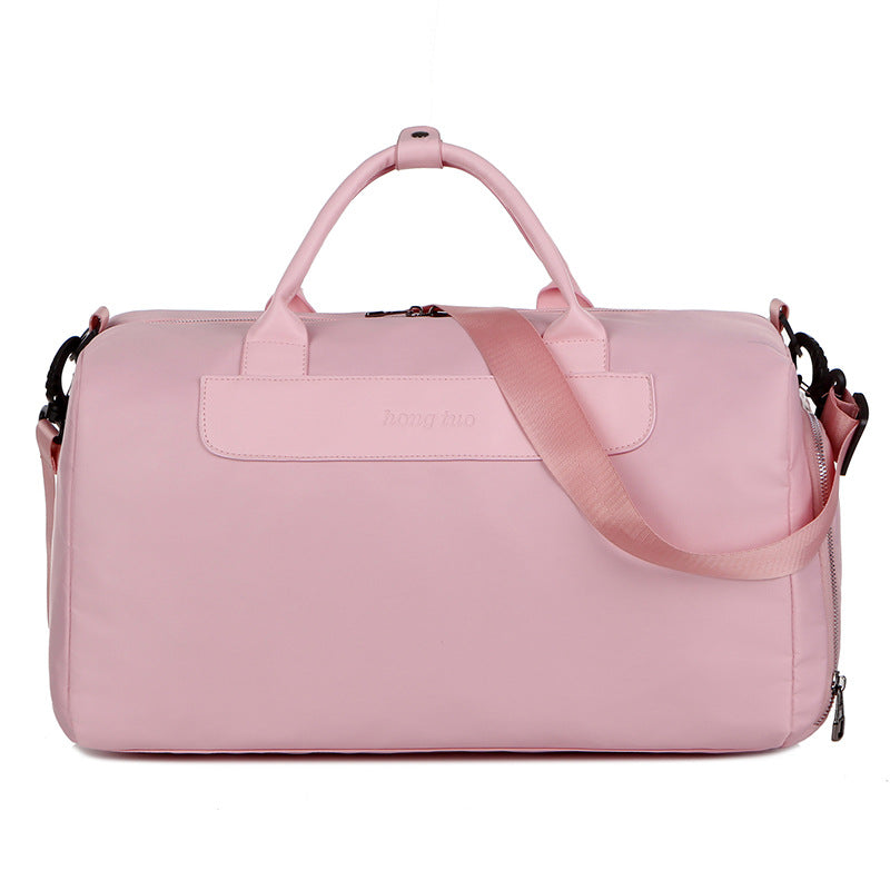 Sportliche Reisetasche Mit Einem Sicheren Innenfach Brehn