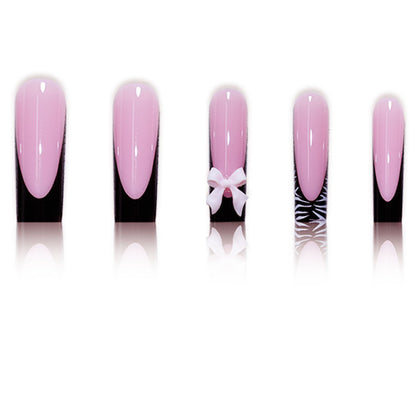 Elegante dekorative Press-On-Nagelkunstverlängerungen Brehn