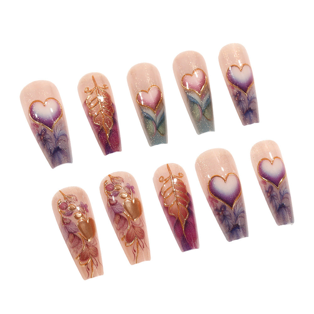 Kunstnägel mit romantischen Herz- und Blumen-Designs Brehn