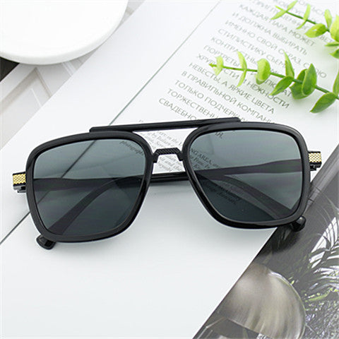 Damen moderne Sonnenbrille mit quadratischem Rahmen Brehn