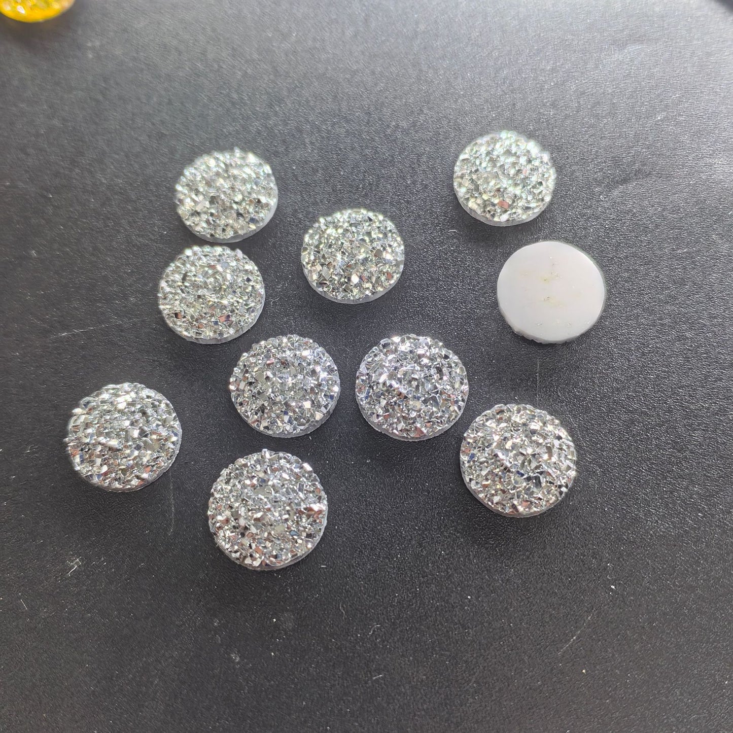 Funkelnde Acrylspiegelsteine Brehn