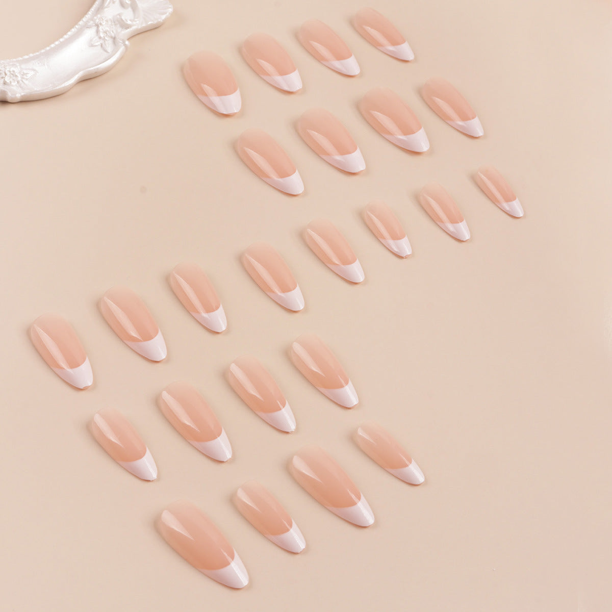 French Tip Nail Art Brehn