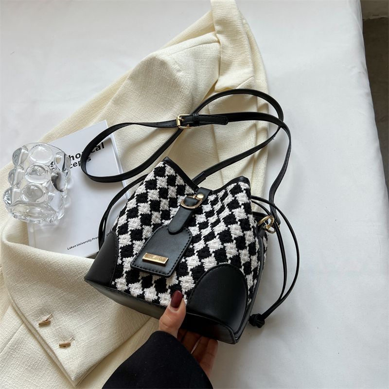 Chic Bucket Tote Bag Brehn