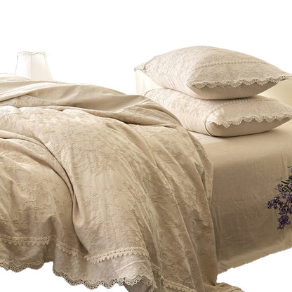 Luxuriöses florales Jacquard-Bettbezug-Set mit Spitzenbesatz