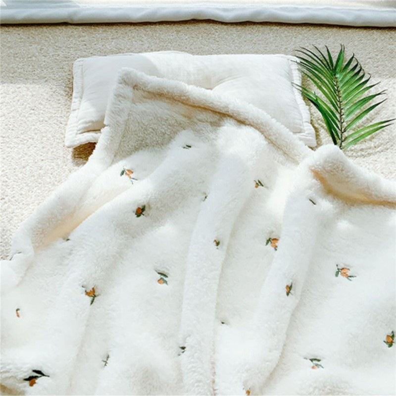 Weiches Floral besticktes Werfen Decke