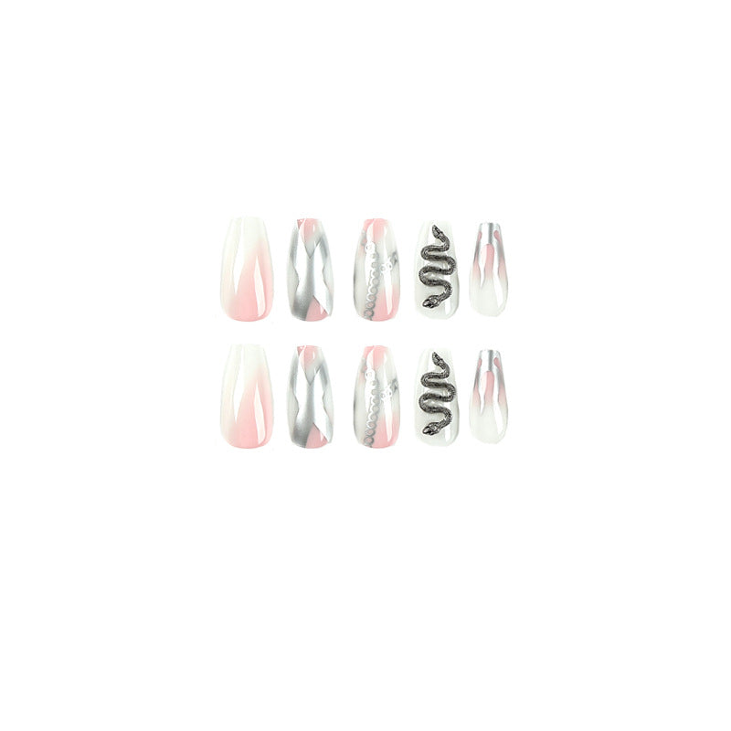 Kunstvolle Nagelverlängerungen mit Schlangen-Design Brehn