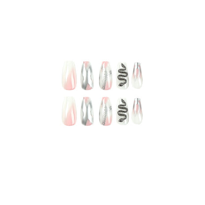 Kunstvolle Nagelverlängerungen mit Schlangen-Design Brehn