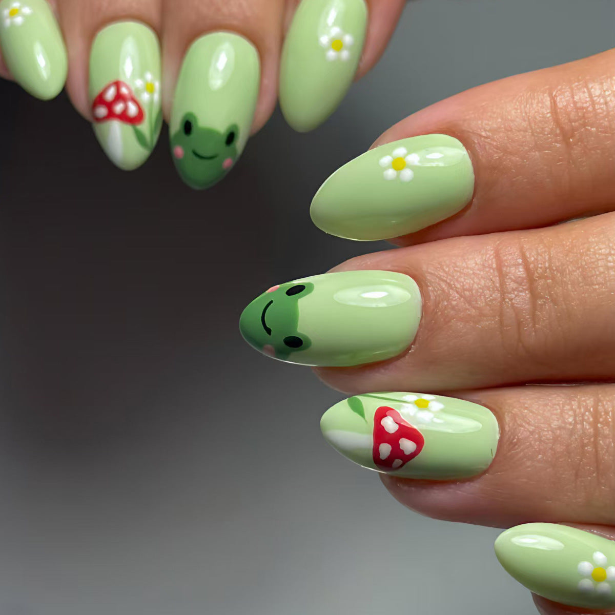 Kunstnägel mit Niedlichem Frosch- und Blumenmotiv Brehn