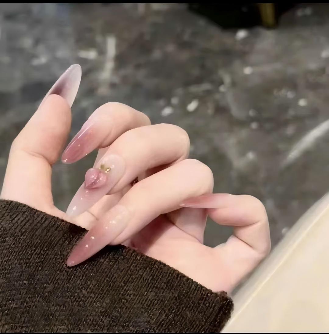 Kunstvolle Nageldesigns mit Katzenmotiv Brehn