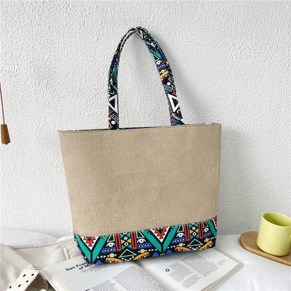 Geometrisch gemusterte Strandtasche