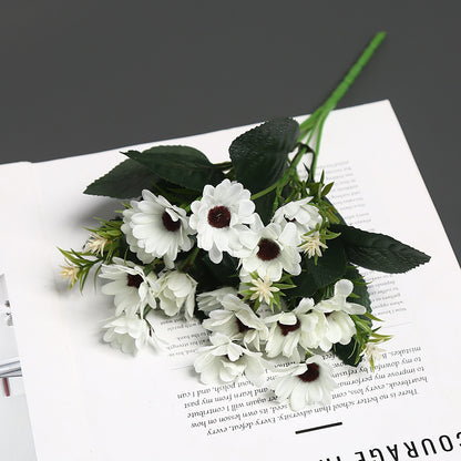 Realistische Blumenanordnung