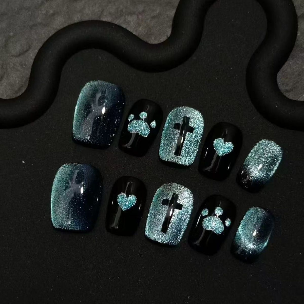 Künstlerisches Press-On-Nagelset Brehn