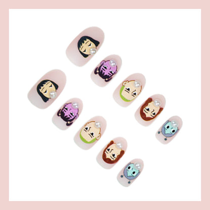 Kunstnagelset mit kreativen Charaktermotiven und eleganten Perlenakzenten Brehn