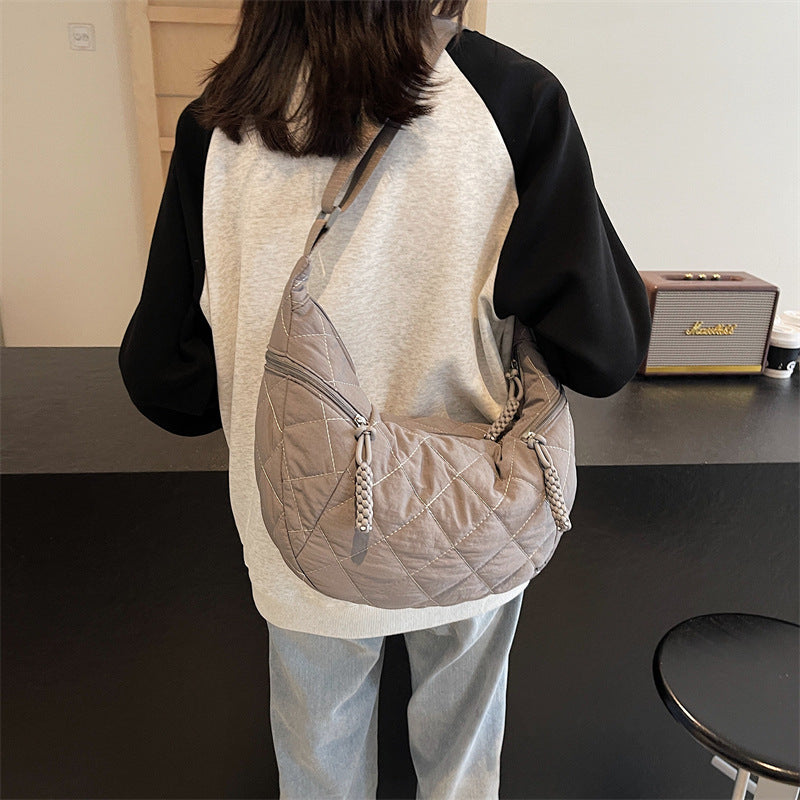 Gepolsterte weiche Stoff Hobo-Handtasche Brehn