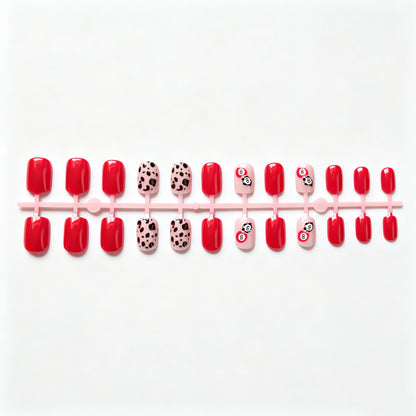 Trendy Tierdruck Nagelkunst