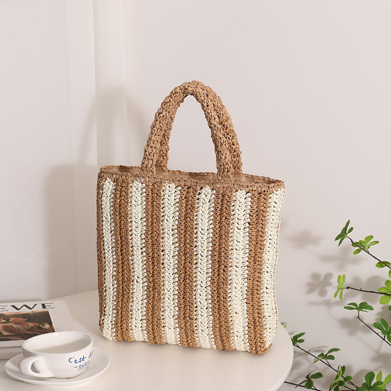 Modische Basttasche mit Strukturiertem Faltendesign Brehn