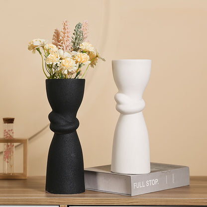 Elegante und zeitgenössische Keramikvase Brehn