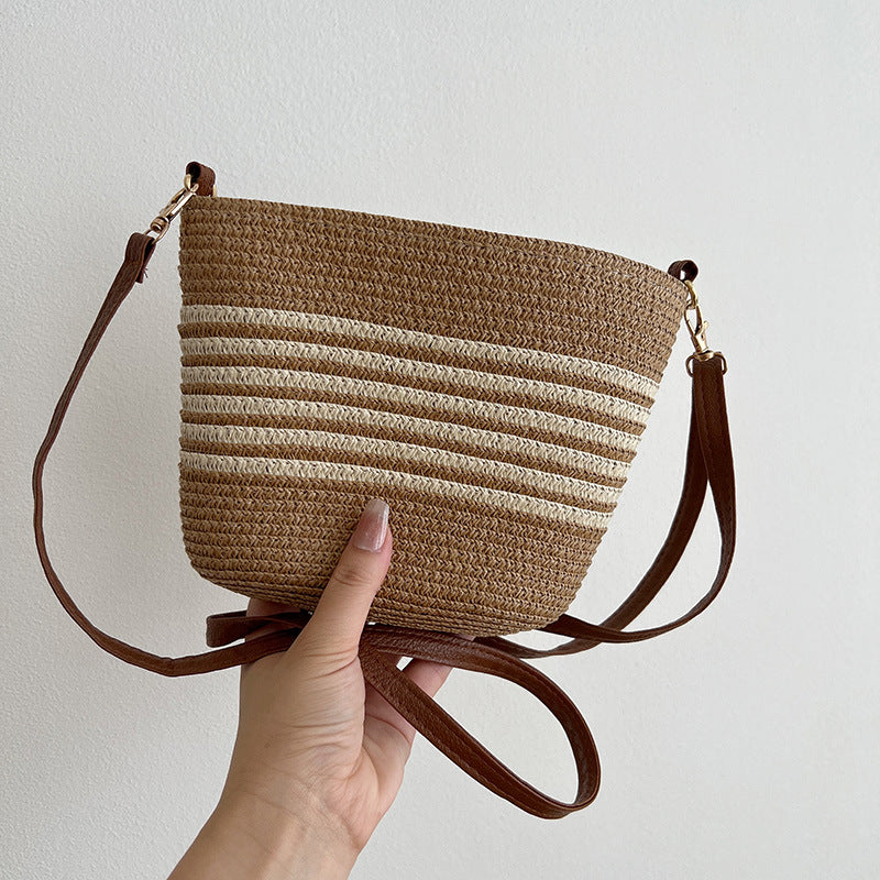 Handgefertigte Strohtasche mit Modernem Design Brehn